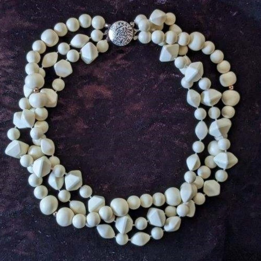 Perfect Summer Beads Exc Vintage Plastic 3-Strand Necklace Bracelet JUST FOR FUN